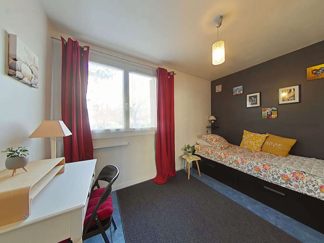 Appartement à LES CLAYES-SOUS-BOIS