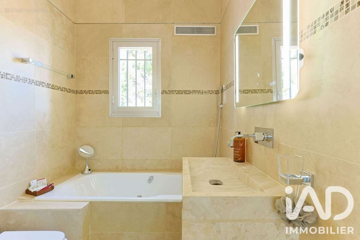 Maison 245 m² à Frejus  - photo 7