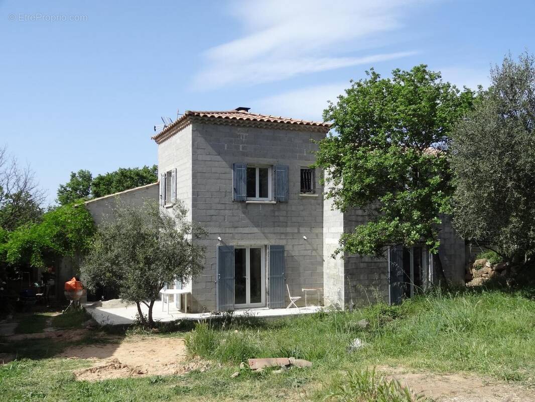 Maison à SAINT-QUENTIN-LA-POTERIE