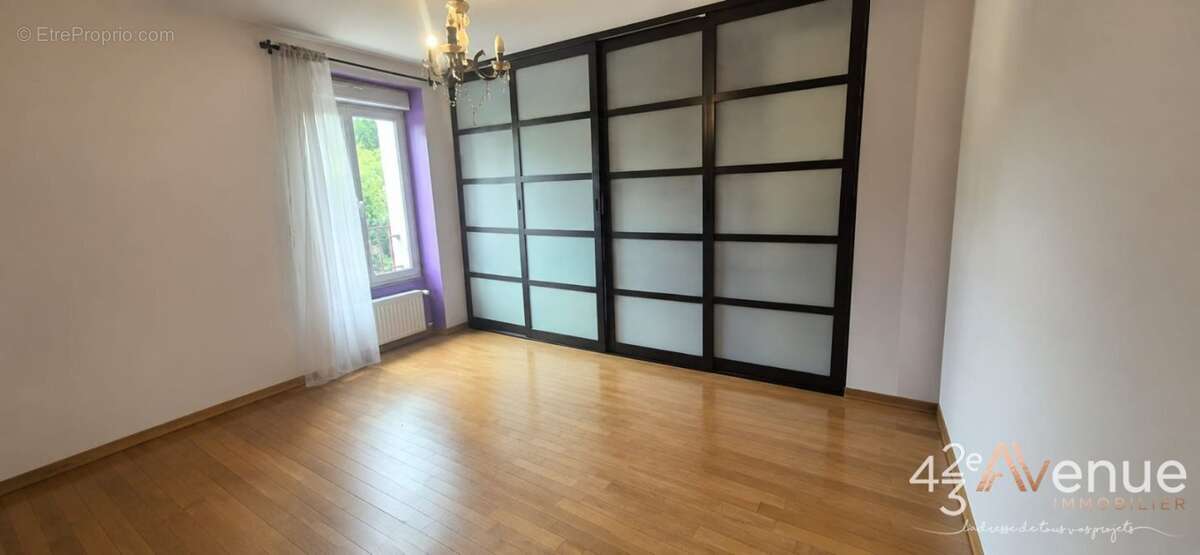 Appartement 122 m² à La Ricamarie  - photo 6