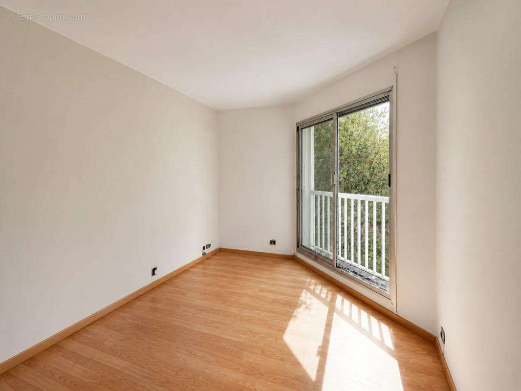 Maison d’architecte de 257m² 6 chambres piscine - à rénover - photo 13
