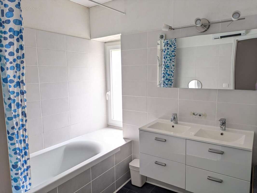 Maison à MARCILLAC-VALLON