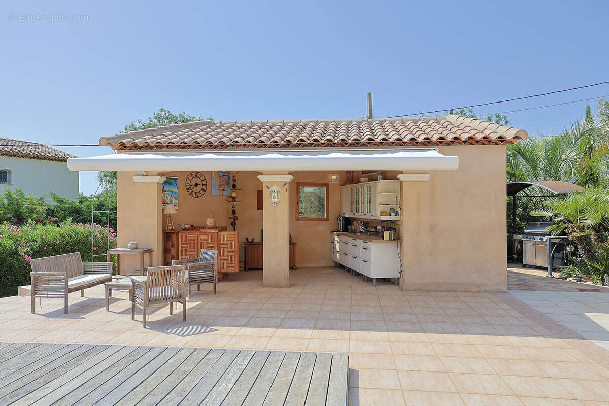 Maison à CARQUEIRANNE