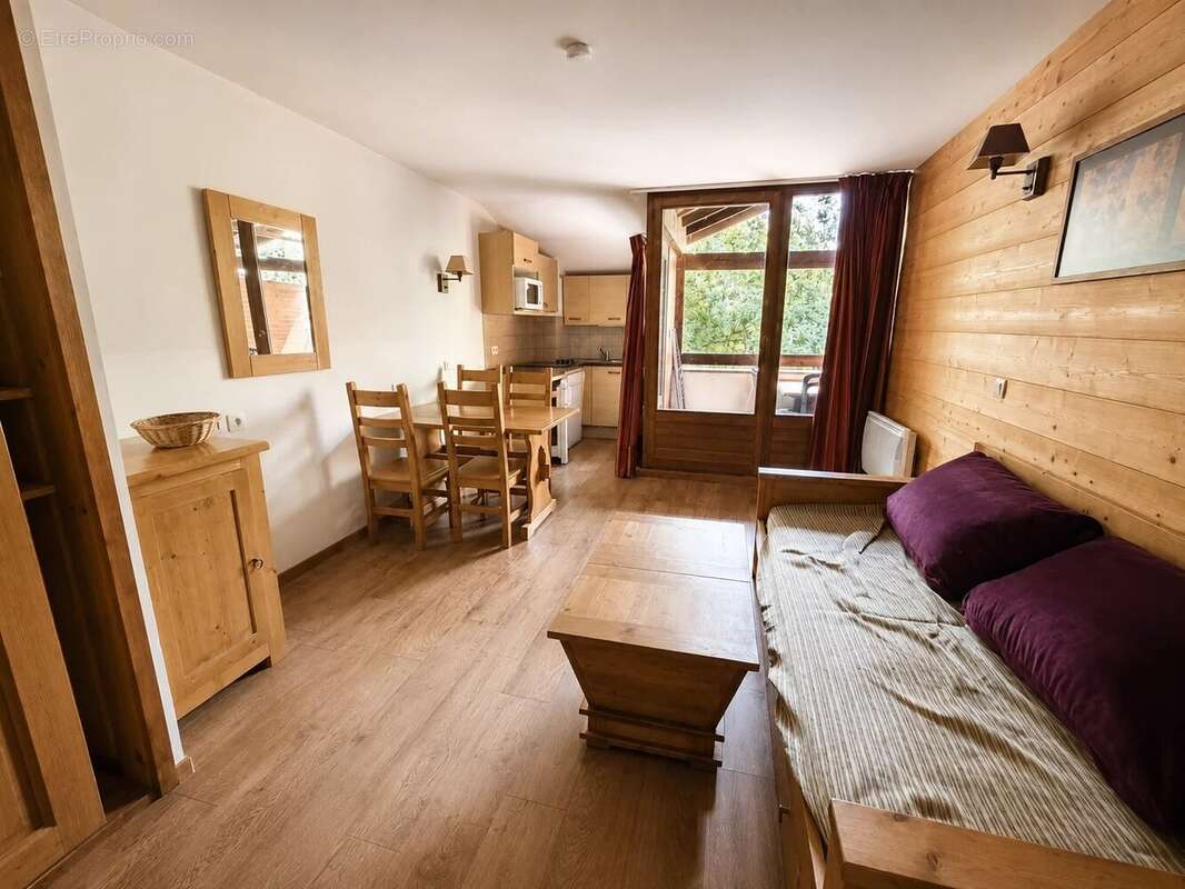 Brides-les-Bains – Dernier étage, appartement meublé avec parking et casier à skis - photo 2