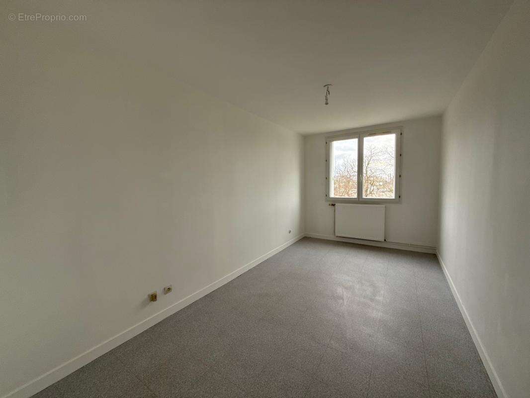 Appartement T4 86,66 m² avec balcon Saint-Etienne Villeboeuf le Haut - photo 7