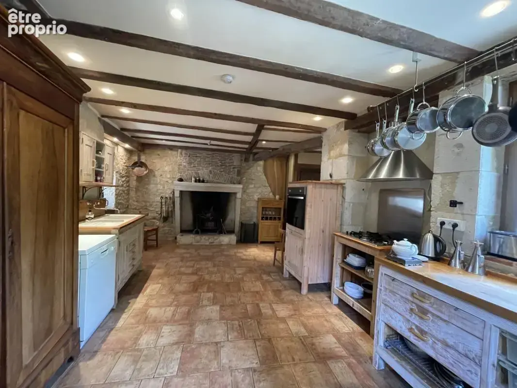 Maison Médiévale avec Tour, Caves et Puits - 4 chambres, cou - photo 4