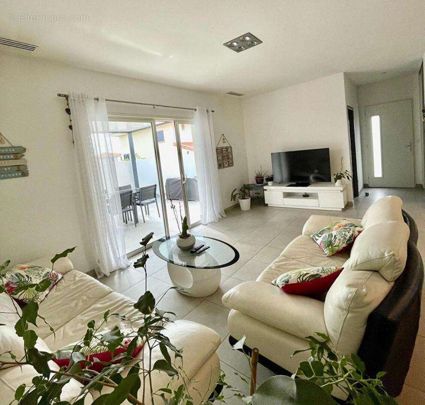 Maison à SAINT-JEAN-DE-VEDAS