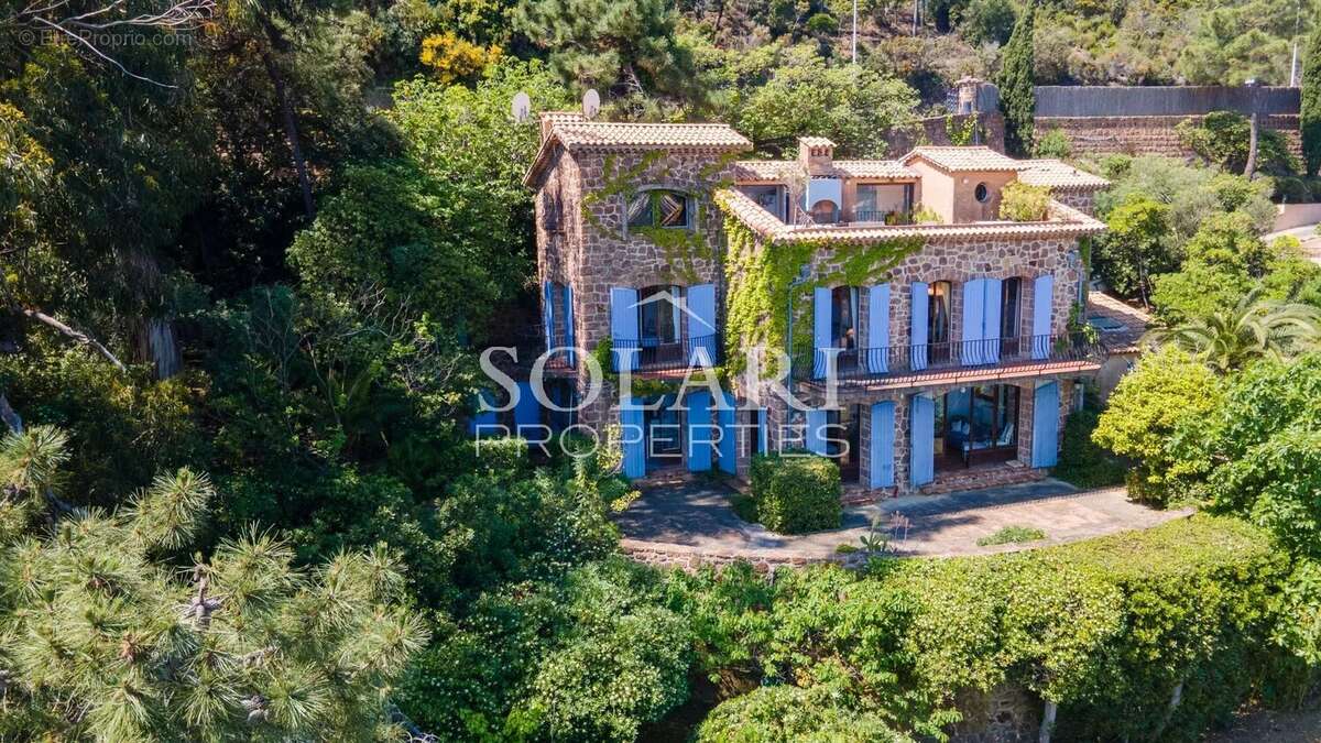 Maison à THEOULE-SUR-MER