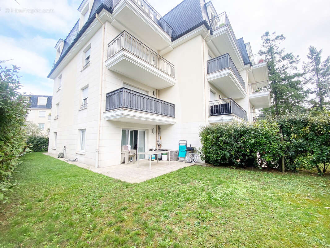 Appartement à SAINTE-GENEVIEVE-DES-BOIS