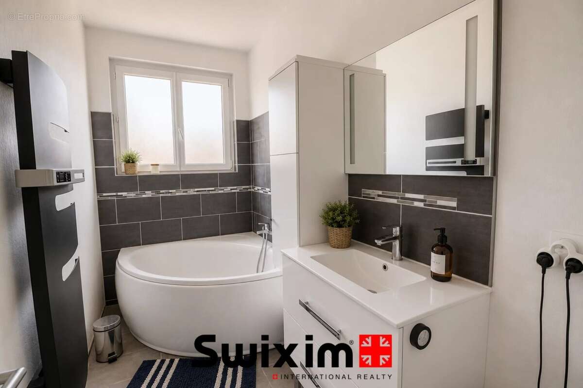 Maison T4 avec local commercial loué et bureau - 168m² - Mérignac - photo 8