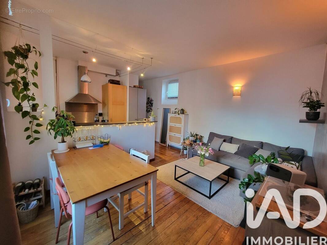 Photo 1 - Appartement à PARIS-18E