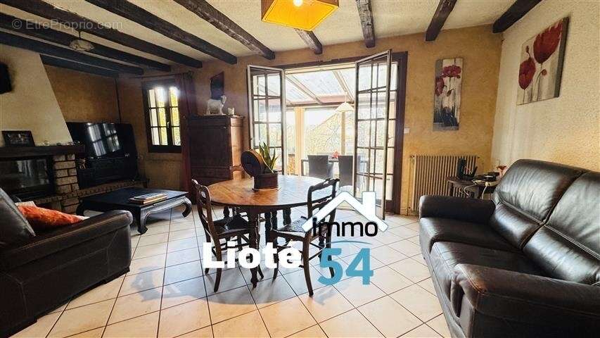 Maison à CHARMES