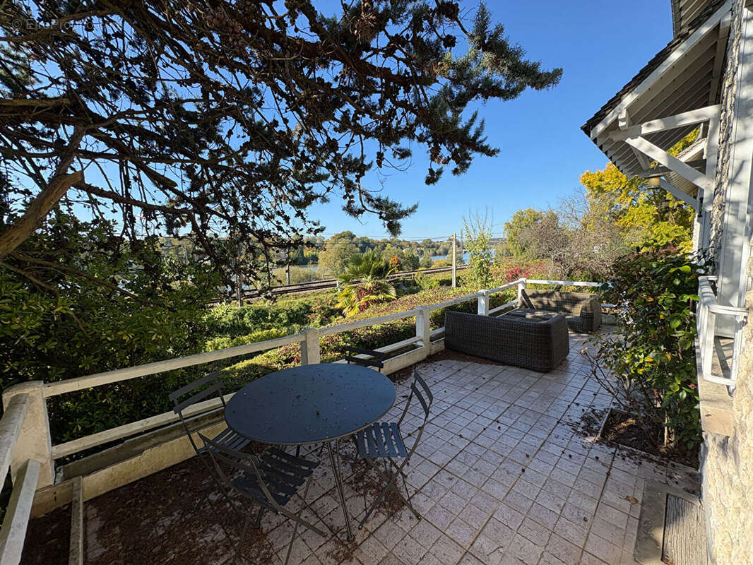 Maison à FONTAINE-LE-PORT