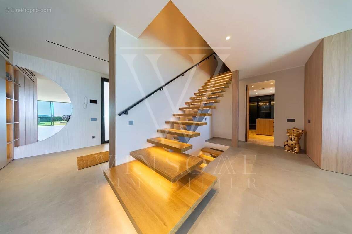 Maison à VILLENEUVE-LOUBET