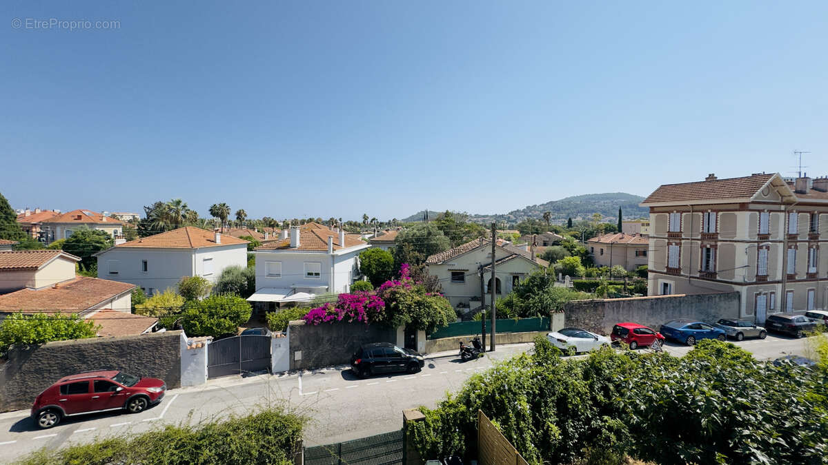 Appartement 5 pièces avec terrasse, parking privatif et cellier extérieur - photo 4