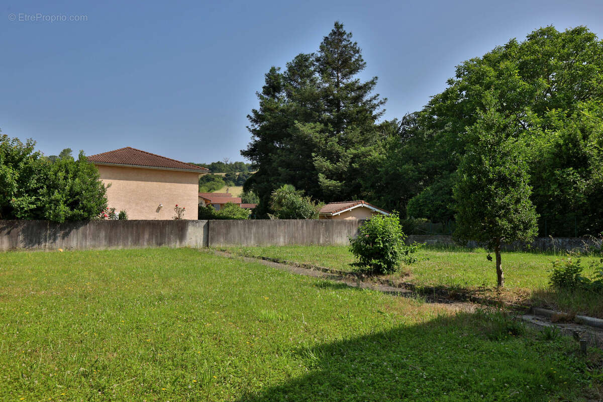 Maison à LUZINAY