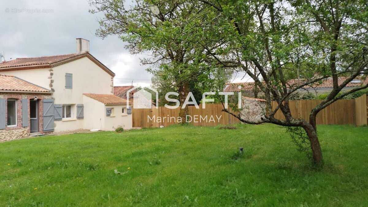 Photo 6 - Maison à POIROUX