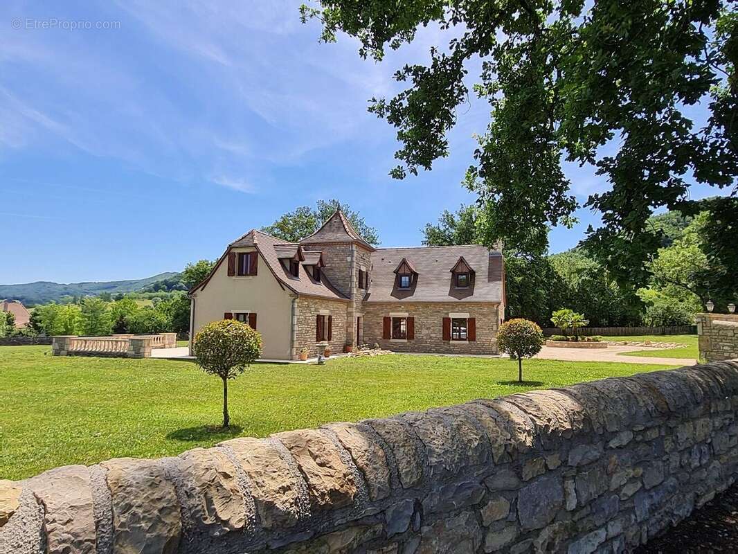 Maison à SAINT-JEAN-LESPINASSE