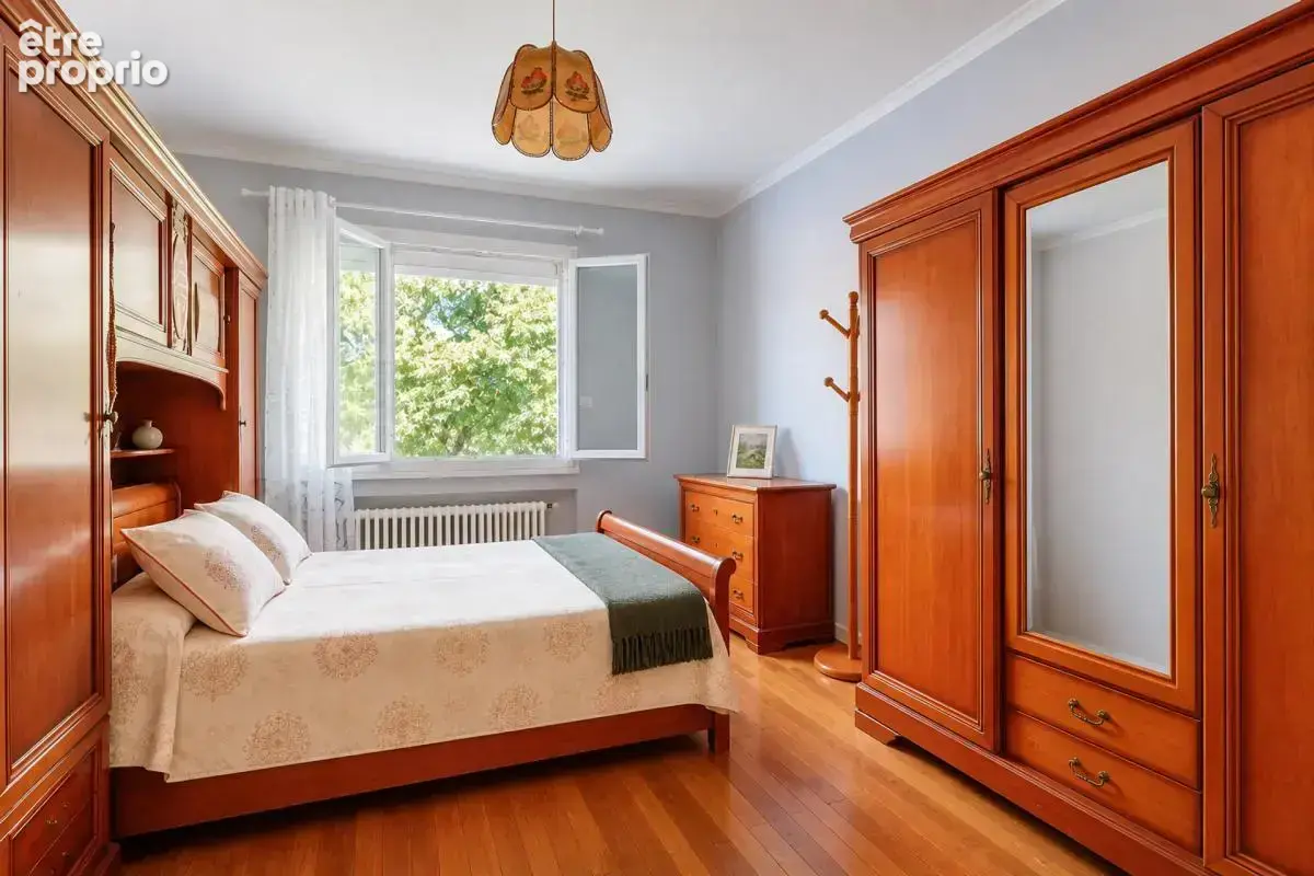 Maison de 5 pièces de 180 m² à Vaulx-en-Velin - photo 14