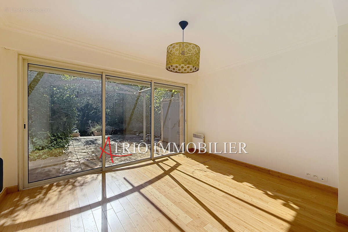 Maison à SAINT-LAURENT-DU-VAR