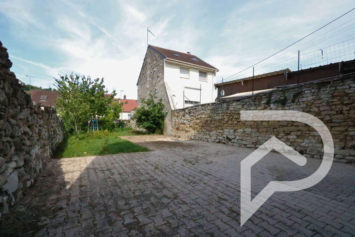 Maison à PONT-SAINTE-MAXENCE