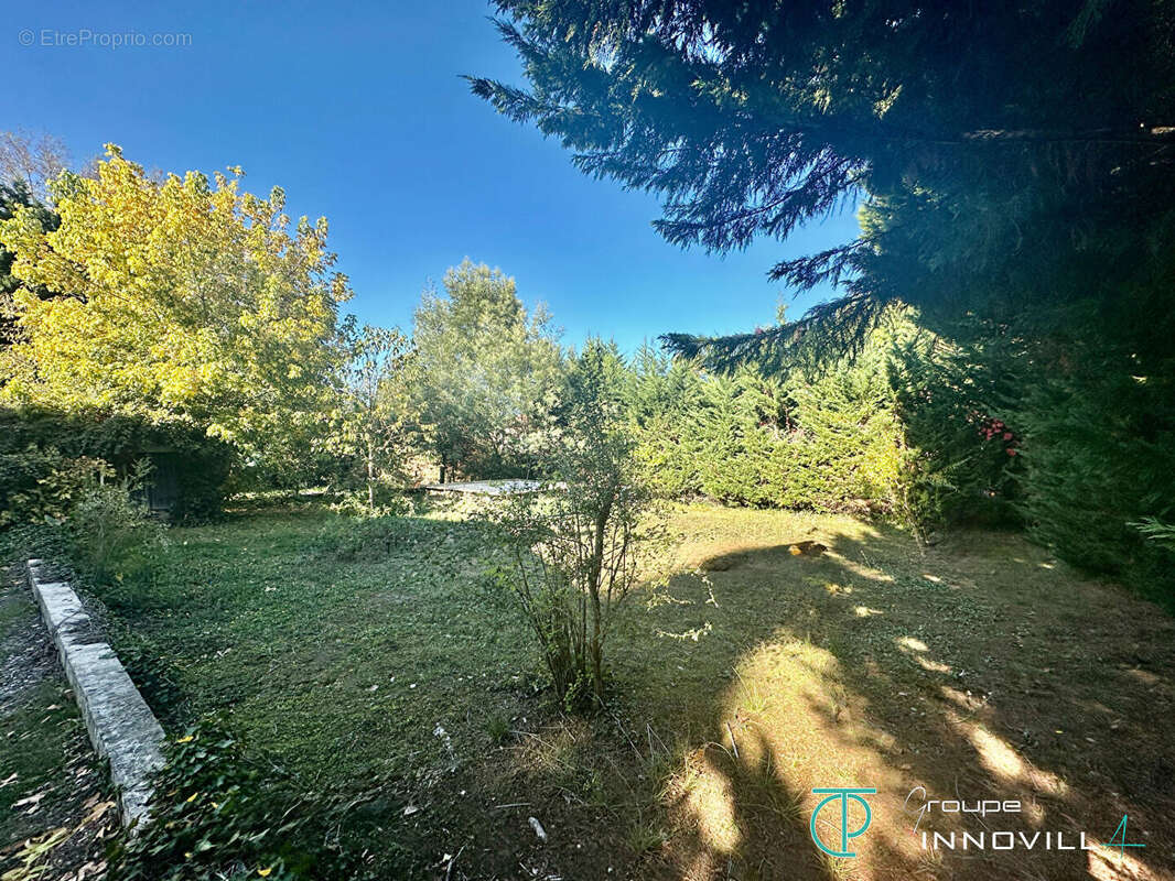 Terrain à LAPEYROUSE-FOSSAT