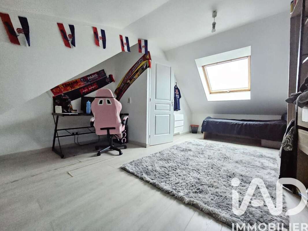 Maison 107 m² à Lavare  - photo 4