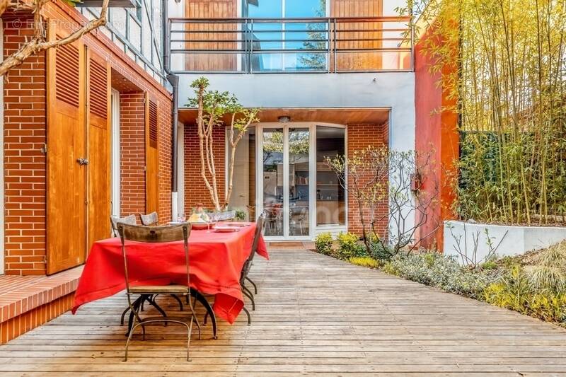 Maison à COURBEVOIE