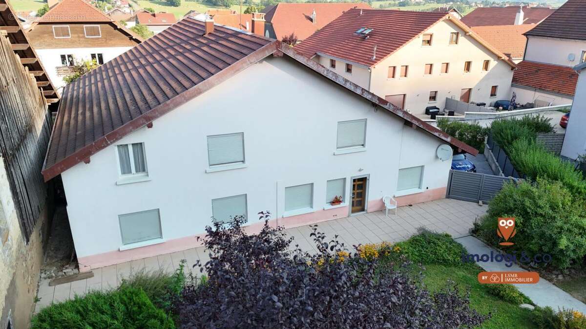 Appartement à SOMBACOUR