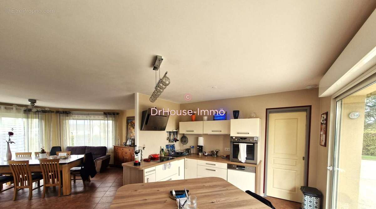 Maison à HORNOY-LE-BOURG