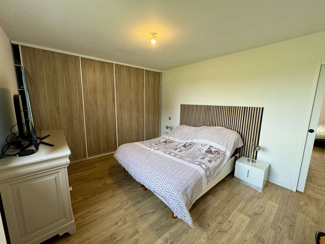 Maison à BRIQUEMESNIL-FLOXICOURT