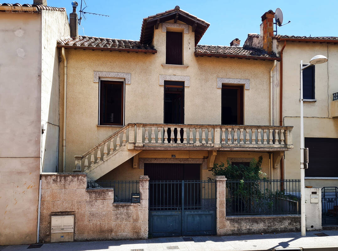 A vendre maison de ville avec jardin à 5mn du cœur de Céret. - photo 1