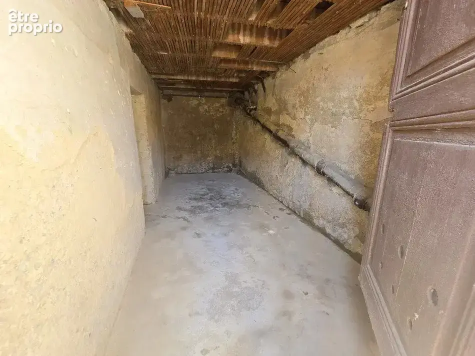 Proche Libération 2 et 3 Pièces à rénover vues panoramiques - photo 24