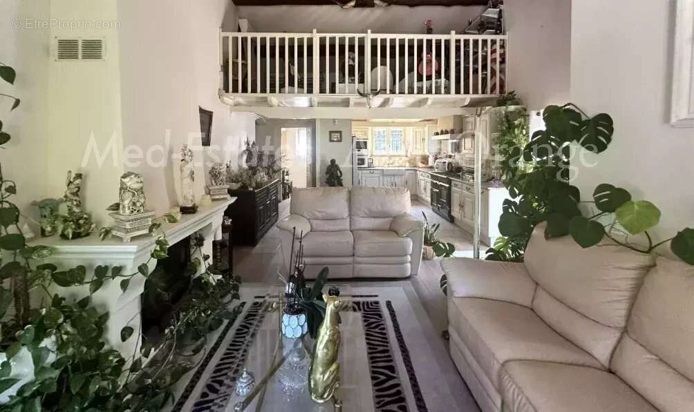 Maison à LA GARDE-FREINET