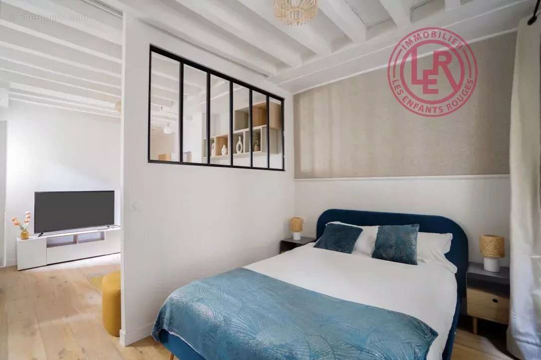 Appartement à PARIS-3E