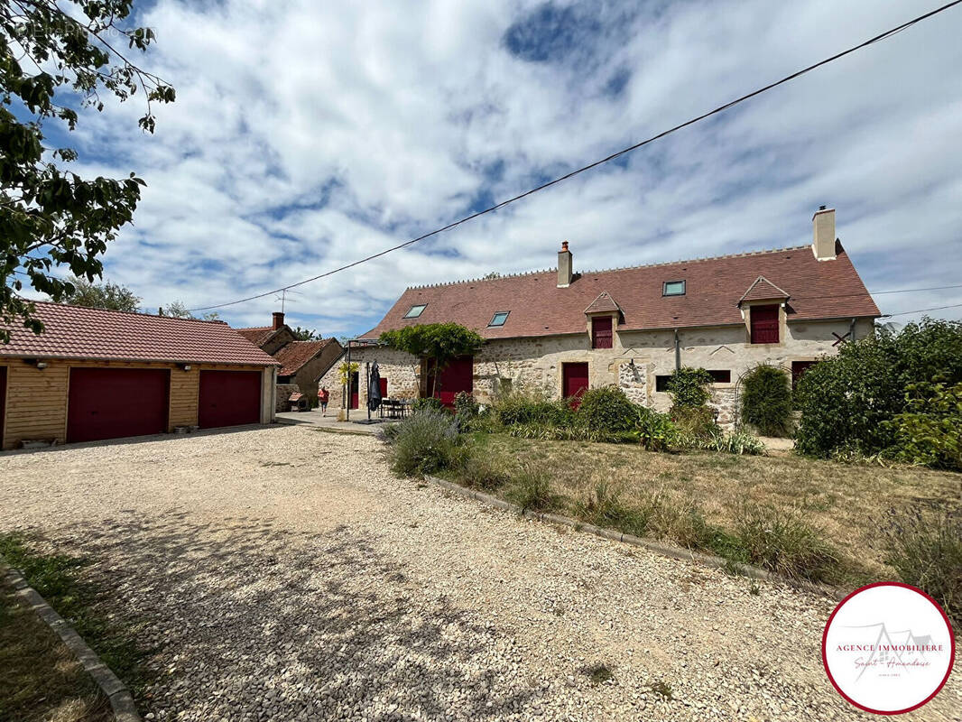 Maison à SAINT-PIERRE-LES-ETIEUX
