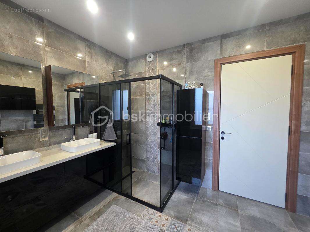 Maison à FONTAINEBLEAU