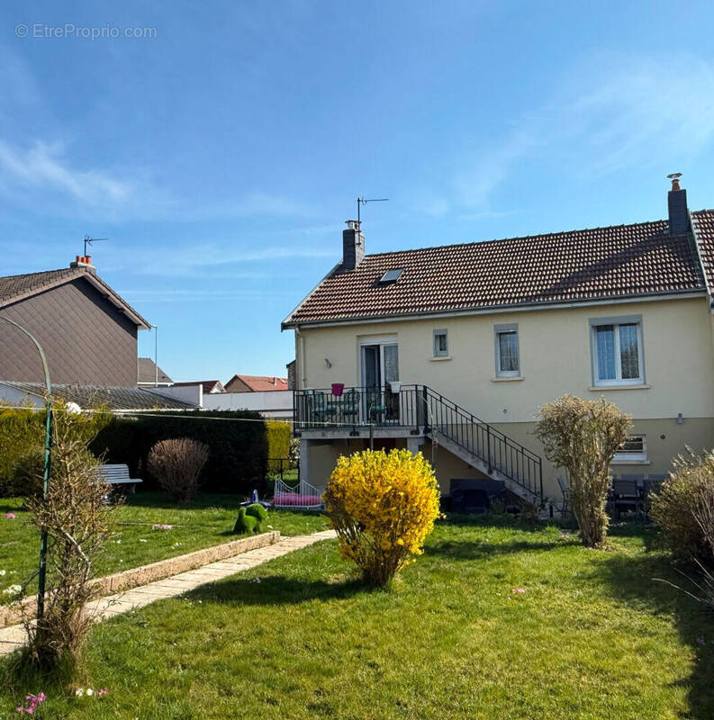 Maison à CHARLEVILLE-MEZIERES