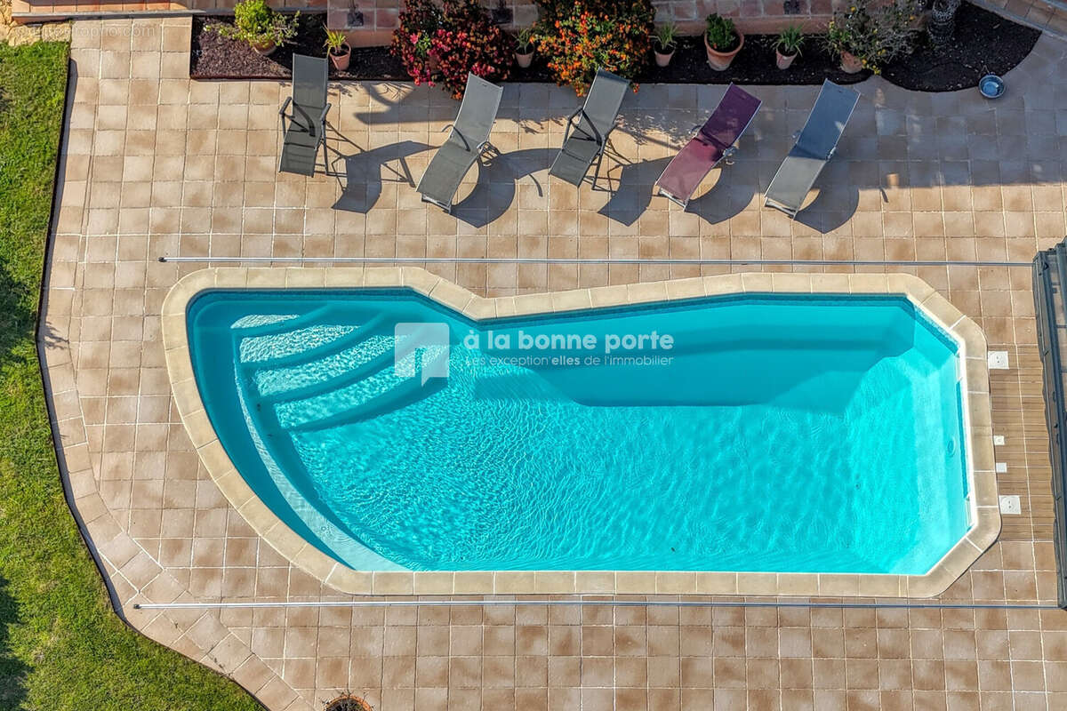 Maison à LA CADIERE-D'AZUR