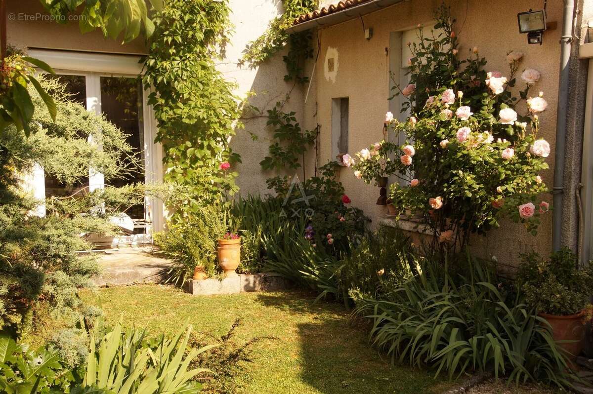 Maison de charme de 210m² - photo 2