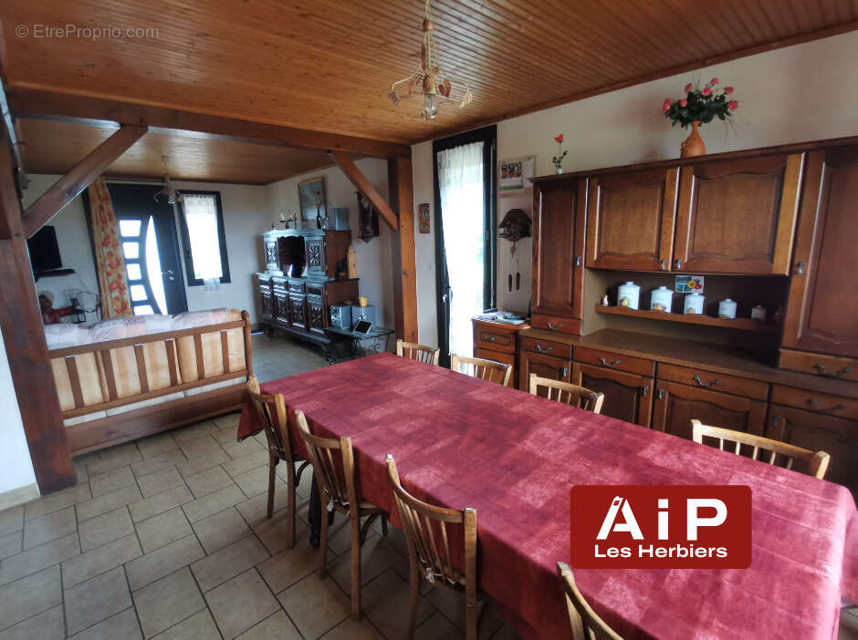 Maison à SAINT-MALO-DU-BOIS