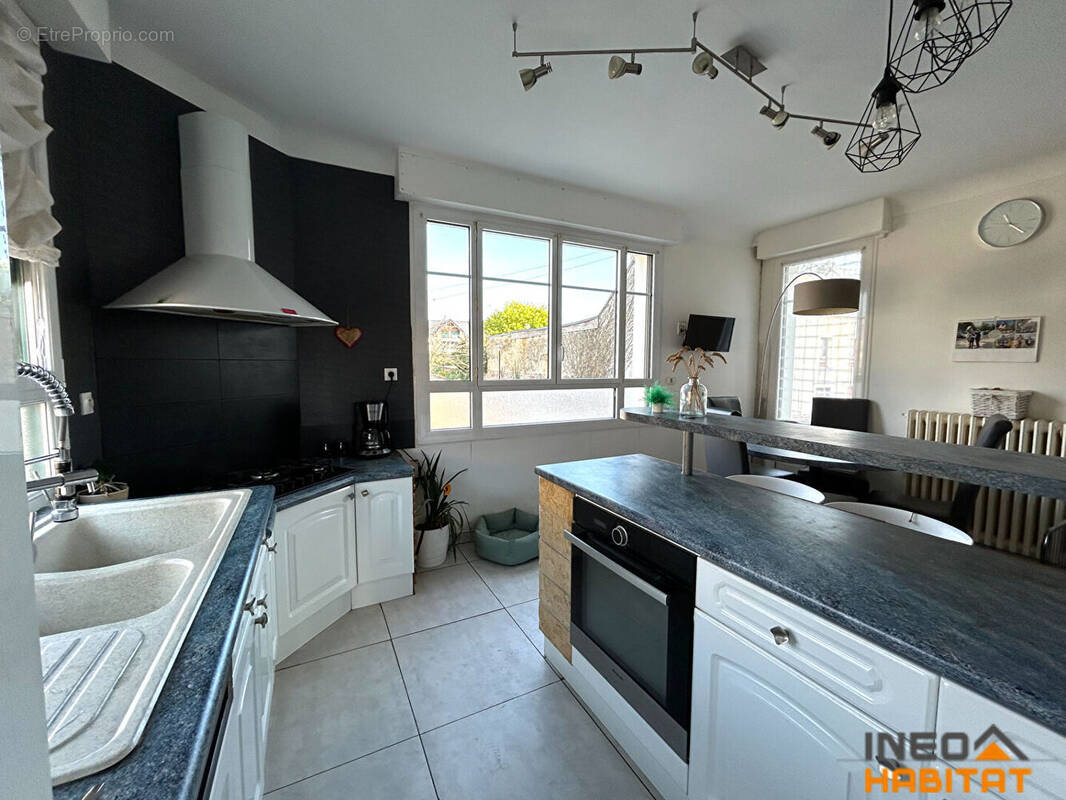 Maison à MONTFORT-SUR-MEU