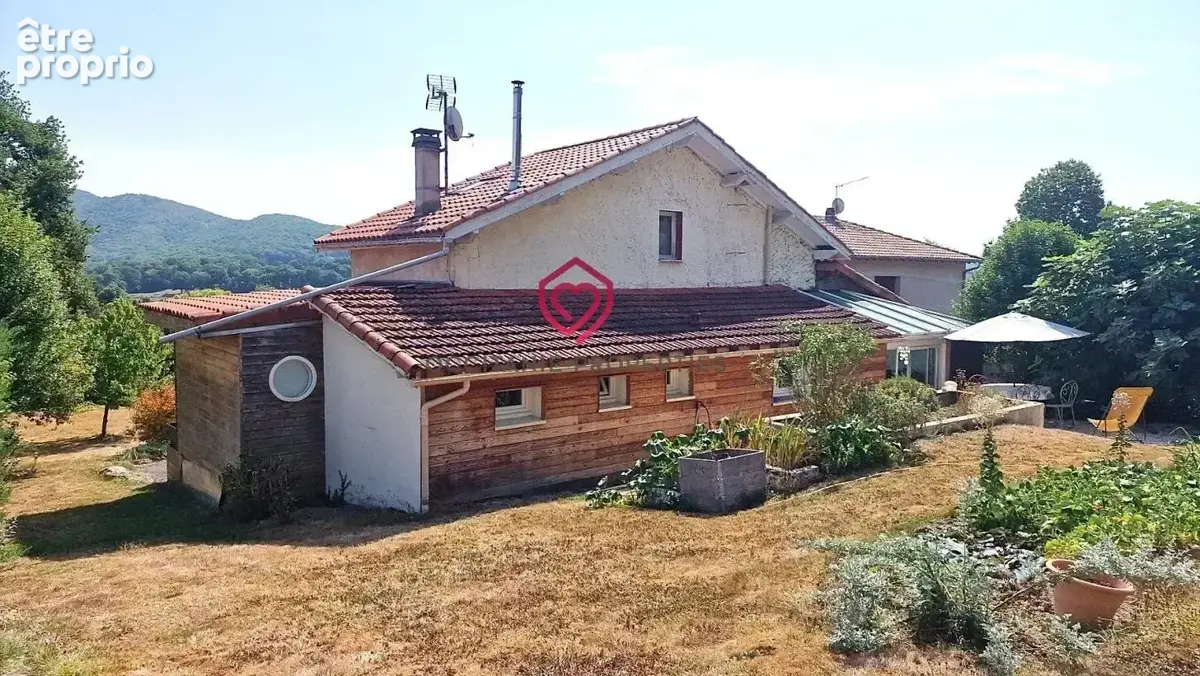 Agreable maison individuelle avec garage et terrain clos - photo 2
