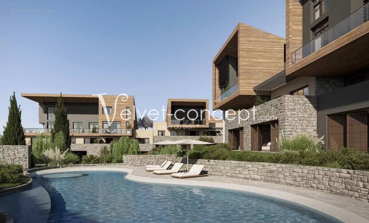 Appartement à CHATEAUNEUF-GRASSE