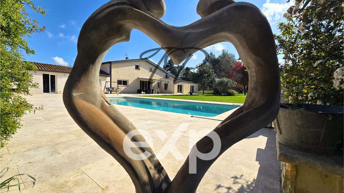 Maison 330 m² à Beziers  - photo 2