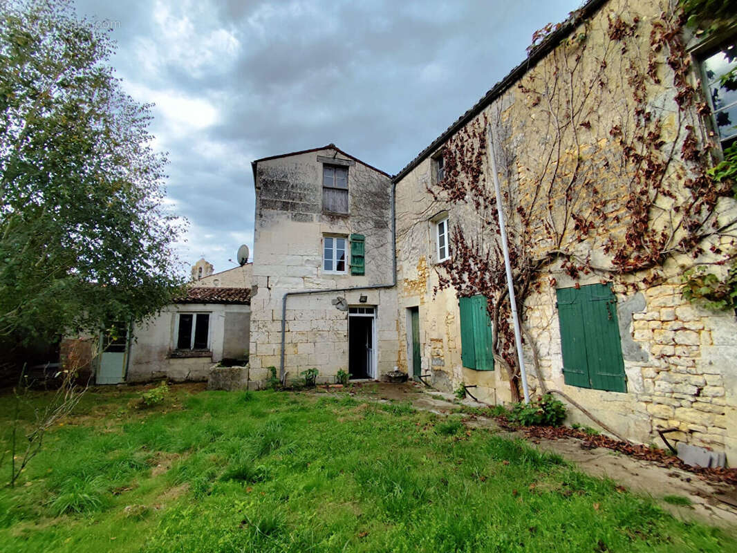 Maison à TAILLEBOURG