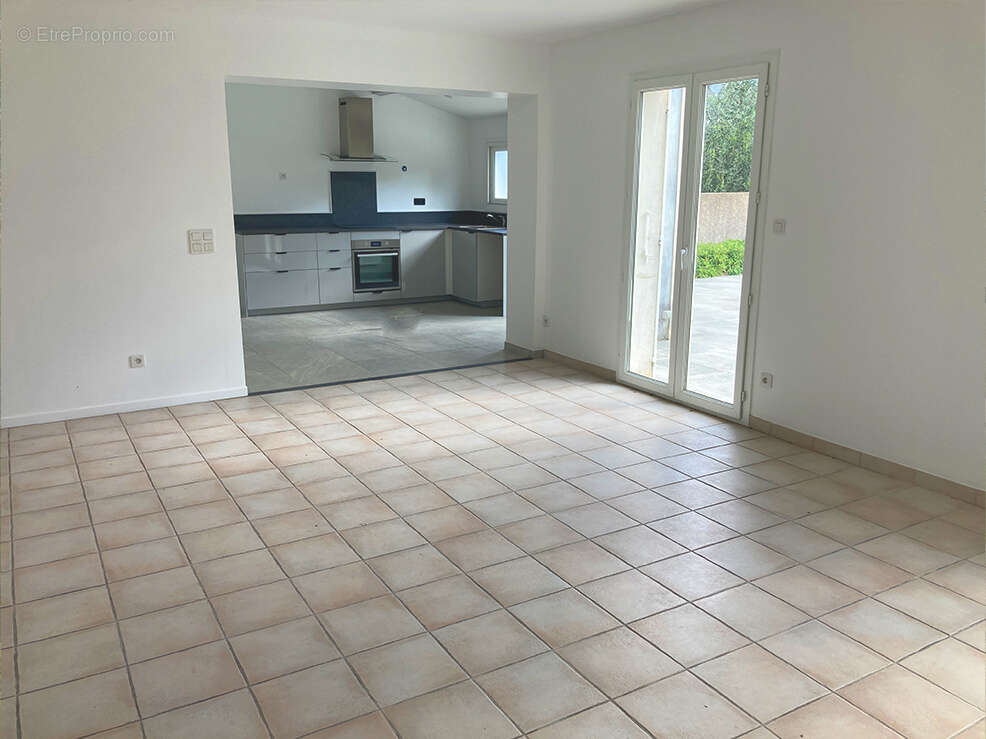 Maison à MONTELIMAR