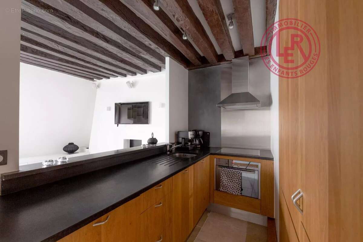 Appartement à PARIS-3E
