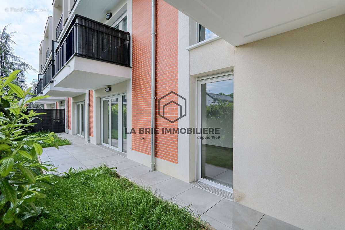 Appartement à EMERAINVILLE