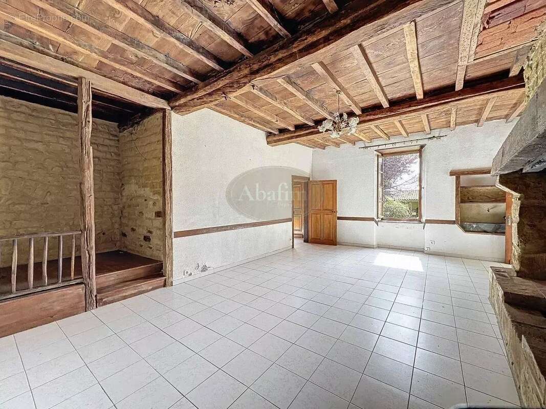 Maison à MONLEON-MAGNOAC